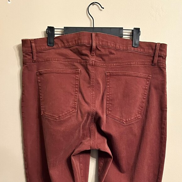GAP Flared Rust Colored Jeans - Picture 4 of 6